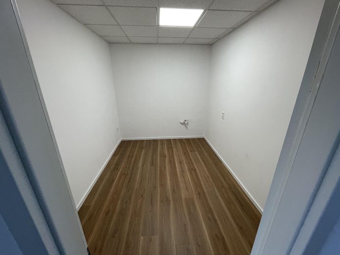 Teeküche mit Wassanschluss