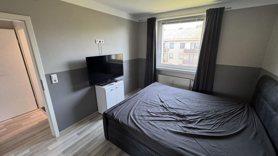 Einfach einziehen: Top-Sanierte Eigentumswohnung in Alt-Vinnhorst – Schlafzimmer