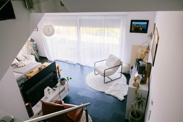 Senza commissioni! Casa bifamiliare sfalsata su più livelli, personalizzata, con garage doppio e vista panoramica! – WZ mit Blick in den Garten