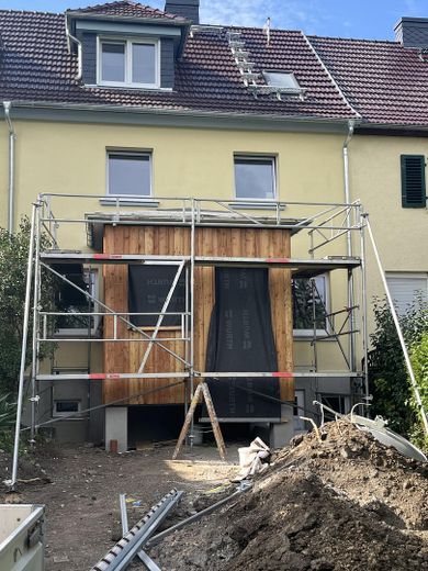 Familienfreundliches Einfamilienhaus in beliebter ruhiger Lage - Erstbezug- – Ansicht mit Wintergarten