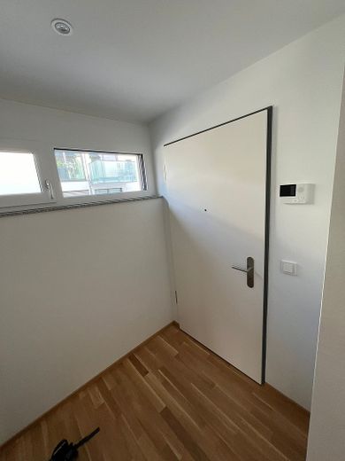 Lussuoso appartamento al piano terra con 2 locali, completamente arredato, terrazza e giardino a Costanza-Staad – Photo 5