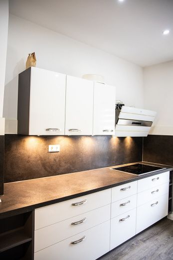 Moderne 3-Zimmer Eigentumswohnung mit Einbauküche & großem Balkon – Foto 10