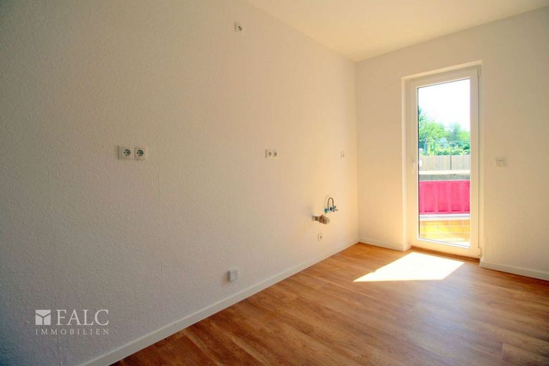 Sanierte Wohnung mit großem Wohnzimmer! – Küche
