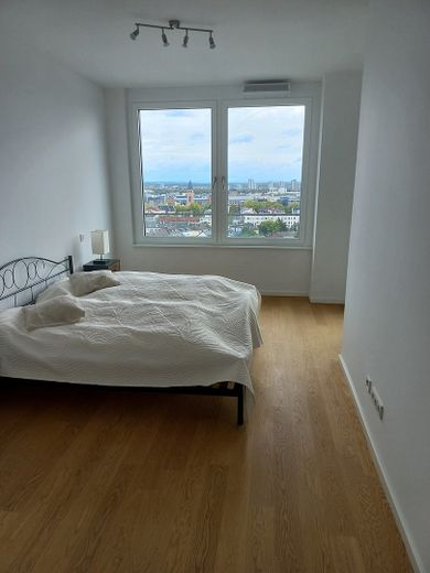 Unverbaubare Fernsicht bietet diese luxuriöse lichtdurchflutete südliche Wohnung in bester Lage im Europaviertel inklusive Concierge – Foto 15