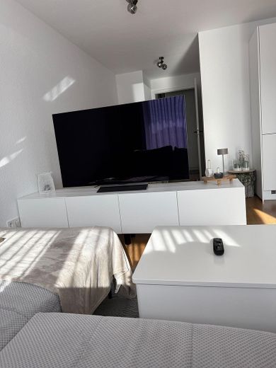 Nowoczesne mieszkanie 3-pokojowe na nowym osiedlu – Wohnzimmer