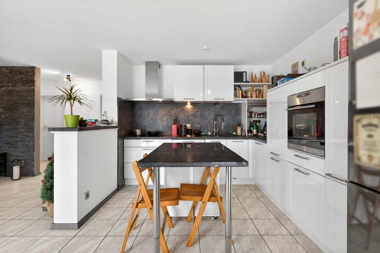 Freiwerdend: Moderne Wohnung mit Balkon und TG in zentraler Lage – Küche