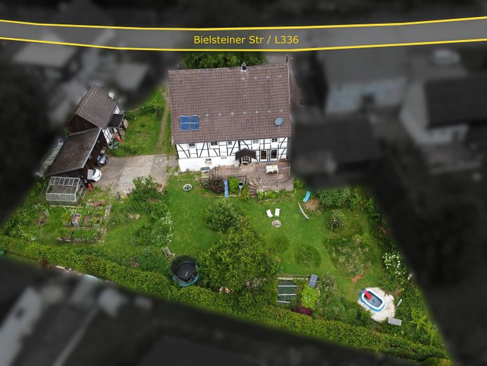Fachwerkhaus mit Talblick - historisches Wohnen im Grünen bei Bielstein – Grundstück und Haus