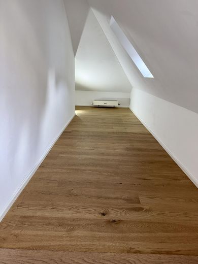 Lichtdurchflutete & klimatisierte DG-Wohnung in Stuttgart West – Nische in Schlafzimmer 1