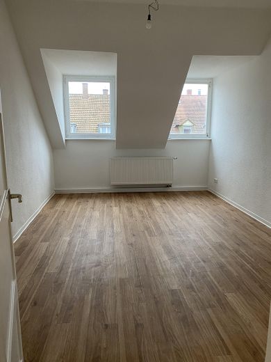 Wunderschöne 3-Zimmer Dachgeschosswohnung in KA-Oststadt – Zimmer 1