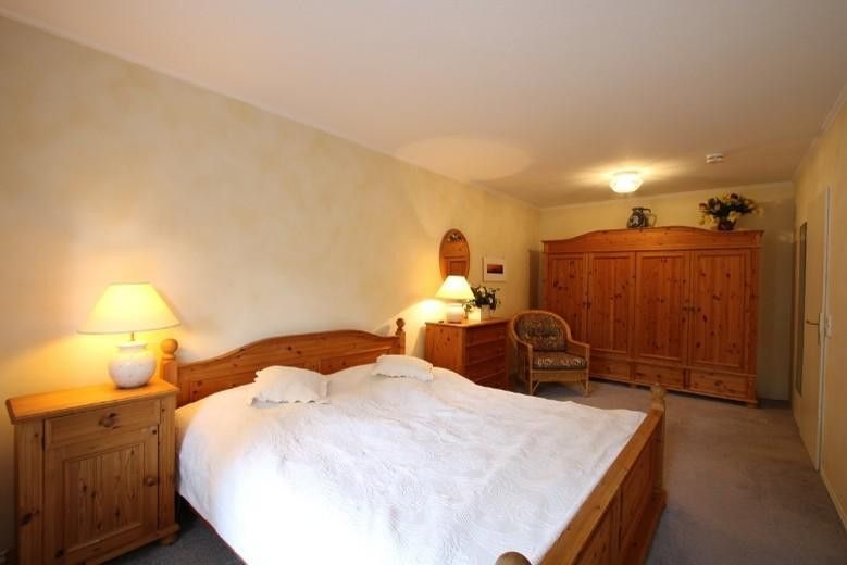 Tutzing - geräumige 2-Zi-Wohnung am See – Schlafzimmer