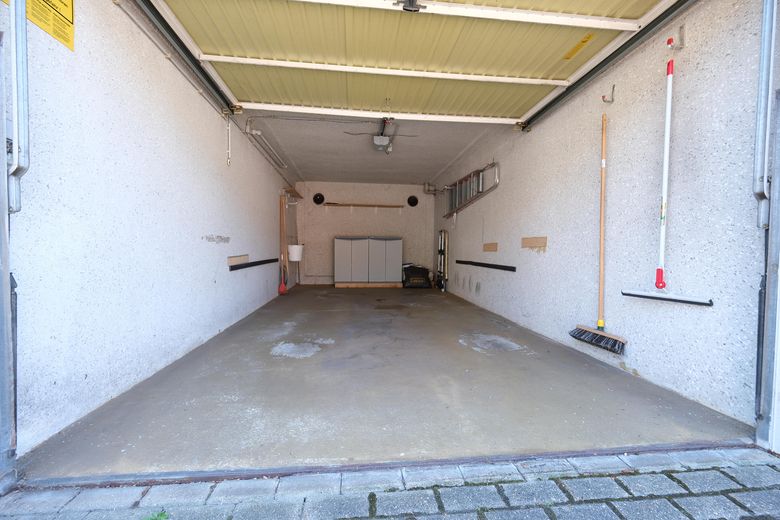 Einzelgarage mit Torantrieb