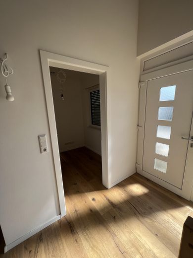Neuwertiges EFH in bester Wohnlage – Foto 11