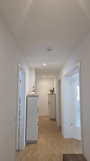 Habiter moderne avec toute la famille, appartement de 4 pièces - HC55 – Flur
