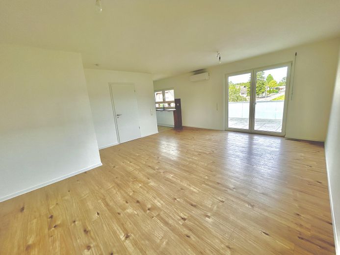 Luxus-Maisonette mit eigenem Eingang | Erstbezug | Klimaanlage | Wallbox | Einbauküche | 2 Bäder – Wohn/Esszimmer: offen und hell