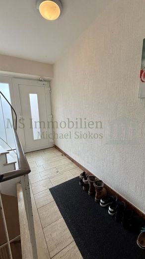 *** Kapitalanlage: Dreifamilienhaus mit stabilen Mieteinnahmen in Lampertheim *** – EG Hausflur Ansicht 2