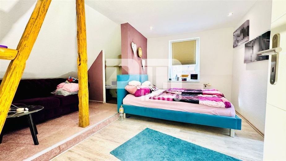 Charmanter Wohntraum mit Tradition und Moderne auf großem Grundstück – OG / DG Schlafzimmer / Ankleide