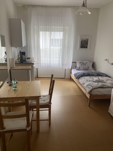 Zimmer m. Küchenzeile