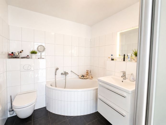 Wohntraum in Wuppertal-Katernberg - Moderne 4-Zimmer-Wohnung mit Aufzug – Bad en Suite