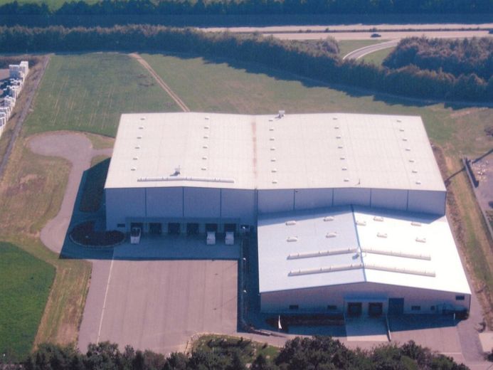 Produktions- und Lagerhalle