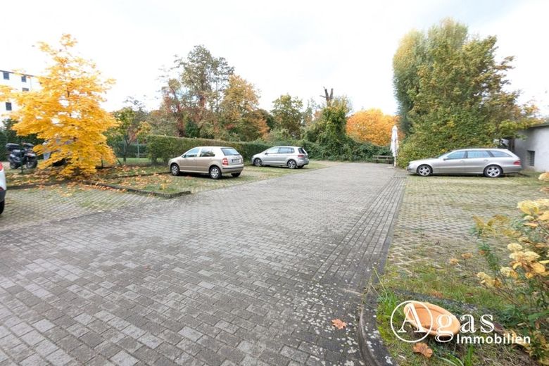 Ruhige 1-Zimmer-Wohnung in Eberswalde – Parkplatz