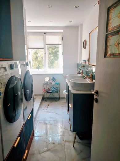 Frisch komplett renovierte Wohnung, voll ausgestattet mit hochwertigen Maßmöbeln -Provisionfrei – Foto 4