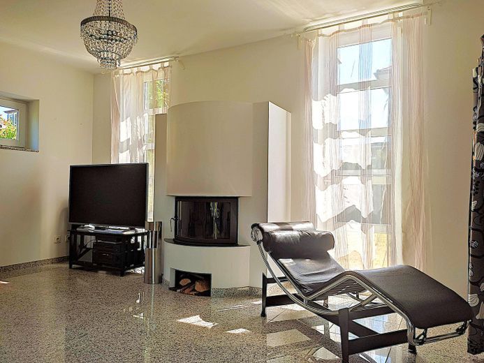 Repräsentatives Traumhaus im grünen Zehlendorf – Gemütliches Kaminzimmer