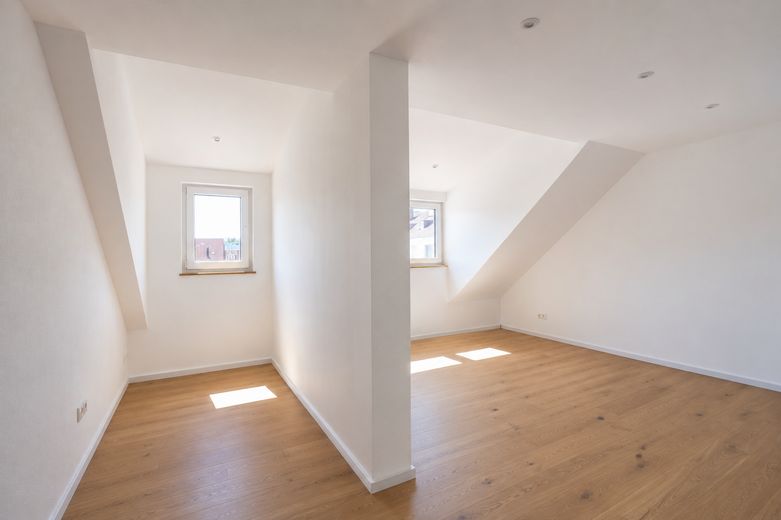 Piso de 2 habitaciones reformado con alta calidad | 47,5 m² | cocina nueva | sin comisión – Wohnzimmer