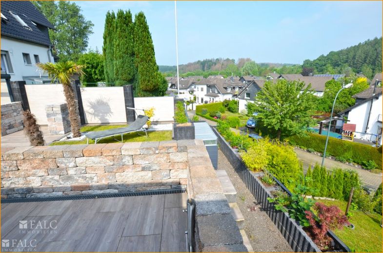 Übergang Terrassen zum Garten