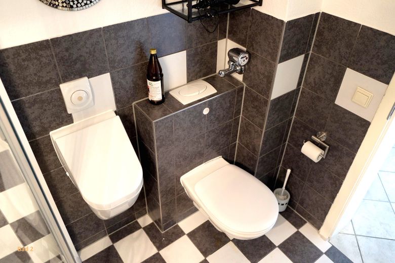 Möbl. 1,5-Zi.Whng m. tollem Elbblick, zentr. HH-Altona, all-in: Heizung/Strom/Wasser/Tel/WLAN... – Bad 2