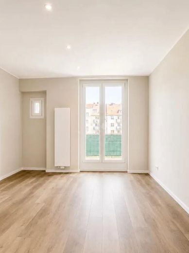 provisionsfrei: sanierte 2 Zimmer Wohnung in Düsseldorf Derendorf – Schlafzimmer