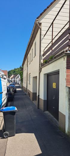 Vorderseite Eingang  Garagen 