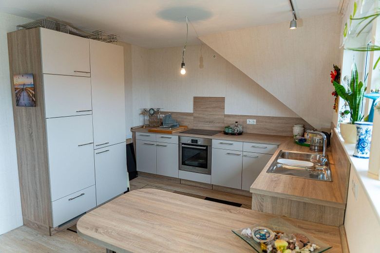 Vielseitige Gewerbeimmobilie in Wietmarschen OT Lohne: Halle, Büro & Wohnhaus – Wohnküche OG Haus