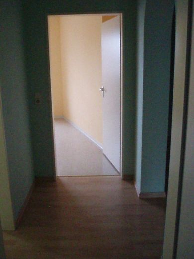 KIST'in kalbinde, 88 m², büyük, aydınlık 3 odalı daire, özel kiralık – Flur
