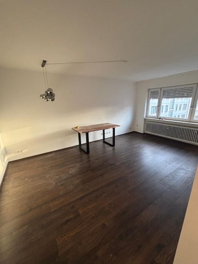 Bonito apartamento de 3 habitaciones con balcón! – Foto 3