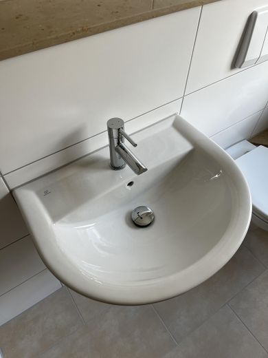 Erstbezug nach Renovierung - Helle und geräumige 3-RW mit Dusche und Badewanne – फोटो 4
