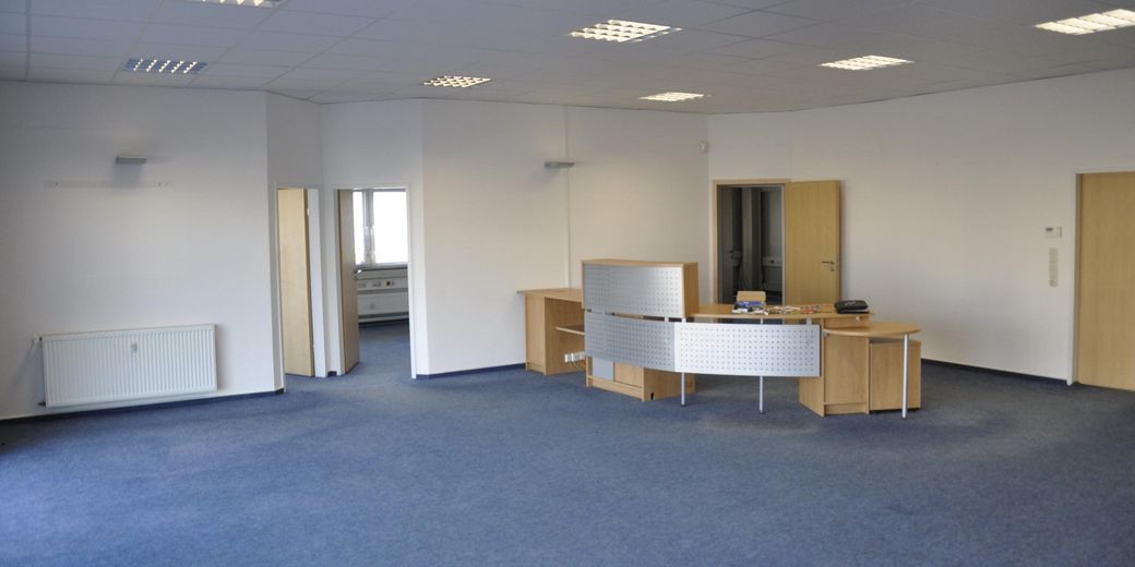 Gewerbeobjekt/Halle mit Büro und Stellplätzen zentral gelegen in Wismar-Westhafen – 1 Empfangsbereich