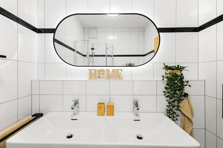 2 odalı, konforlu yaşam için - Modernize edilmiş kat mülkiyetli daire hemen taşınmaya hazır – Modernisiertes Badezimmer
