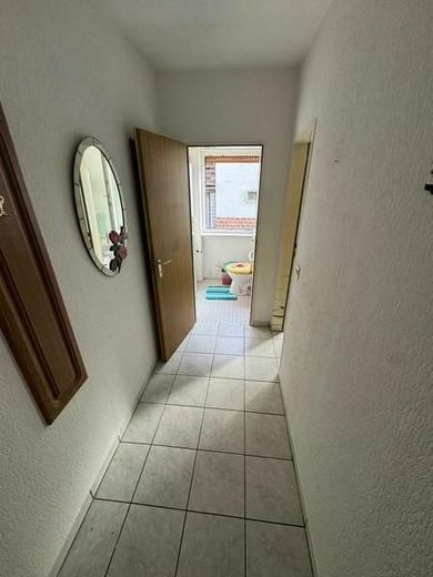 14 Gang ins Bad und Gäste WC