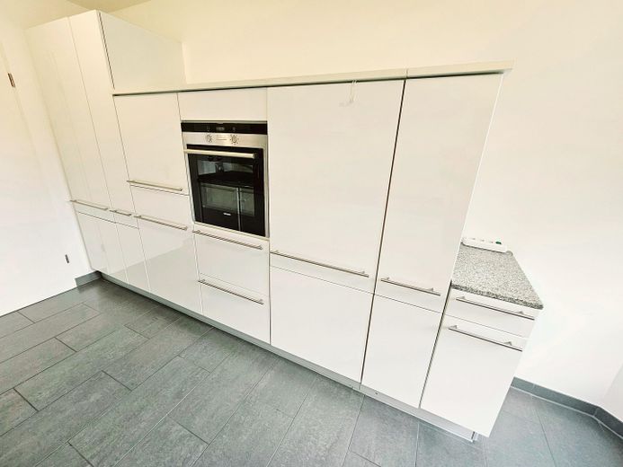 Geschmackvolle 4-Raum-Maisonette-Wohnung mit gehobener Innenausstattung, EBK und großem Balkon – Küche