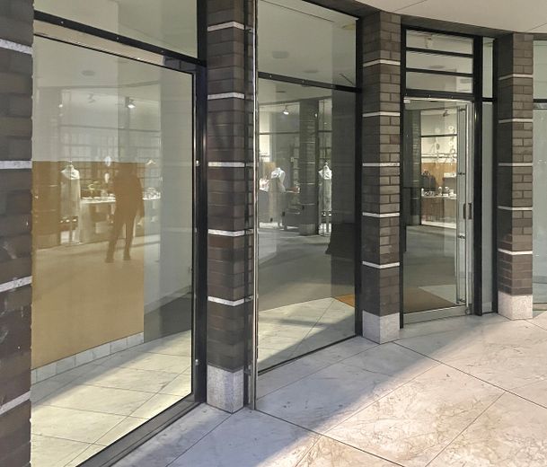 Atractivo local comercial/superficie comercial/oficina en una imponente casa de arquitecto en el corazón de Rheydt – Schaufensteransicht außen (1)