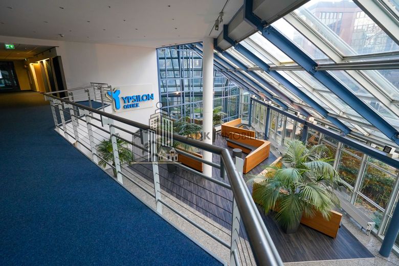 ATIK: Repräsentative Büroflächen im YPSILON OFFICE in verkehrsgünstiger Lage – Foyer