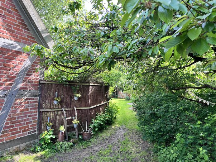 21 Hektar Paradies – Häuser, edle Nebengebäude, Acker, Wiesen, Wald und Wasser – Foto 36