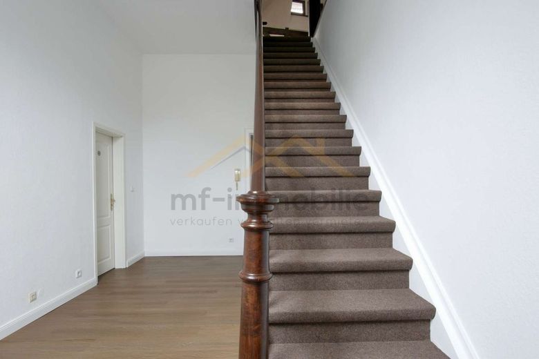 260m2 Bürofläche in bester Lage 1.&amp;2.OG einer Jugendstil-Villa – Treppenhaus