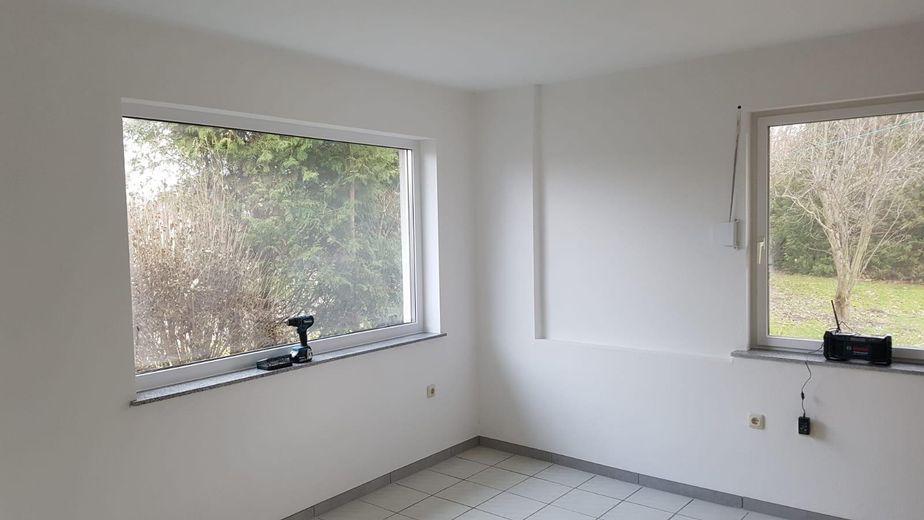 आवासीय और व्यावसायिक भवन 850m², ऊर्जा-कुशल रूप से नवीनीकृत A+; 4288m² भूखंड, मिश्रित क्षेत्र, 2 निर्माण क्षेत्र – Schlafzimmer