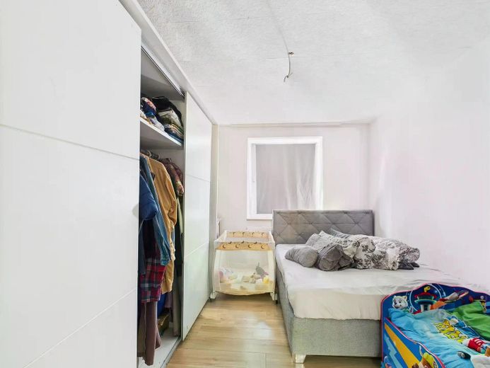 Renovierte 2-Zimmer-Wohnung in Hof: 50 m², modernes Bad, ohne Einbauküche – Foto 8