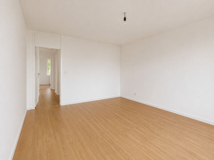 Modernisierte 3-Zimmer-Wohnung mit 2 Westbalkonen in Regensburg – Zimmer 2