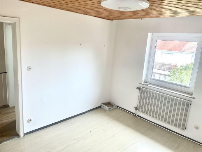 Casa a schiera centrale soleggiata con giardino, balcone e molto potenziale a Waltenhofen-Rauns – Foto 8