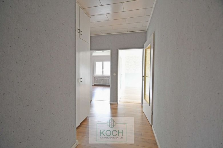 RESERVIERT - Kleines Wohn- und Geschäftshaus am Mecklenburger Weg (Leherheide) – Flur_WE2