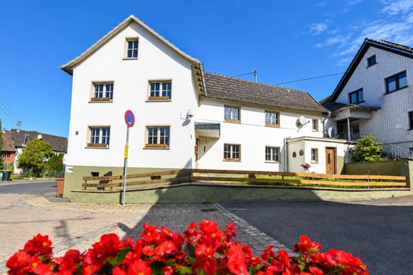 Venta mediante proceso de ofertas: Encantadora casa unifamiliar en Hennef-Lauthausen