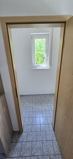 Einziehen & genießen: Provisionsfreie DHH am Moniberg mit traumhaftem Fernblick, Sauna & 3 Terrassen – Speise-/Astellkammer
